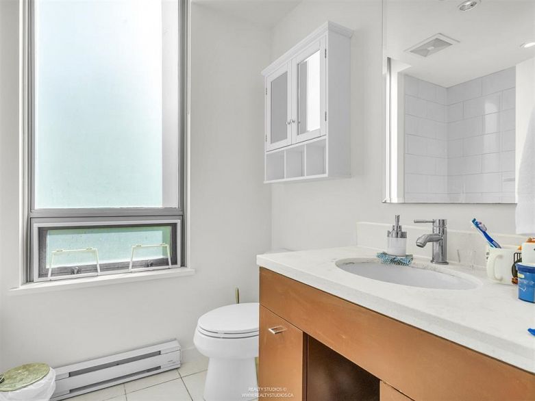 701 1005 Beach Avenue