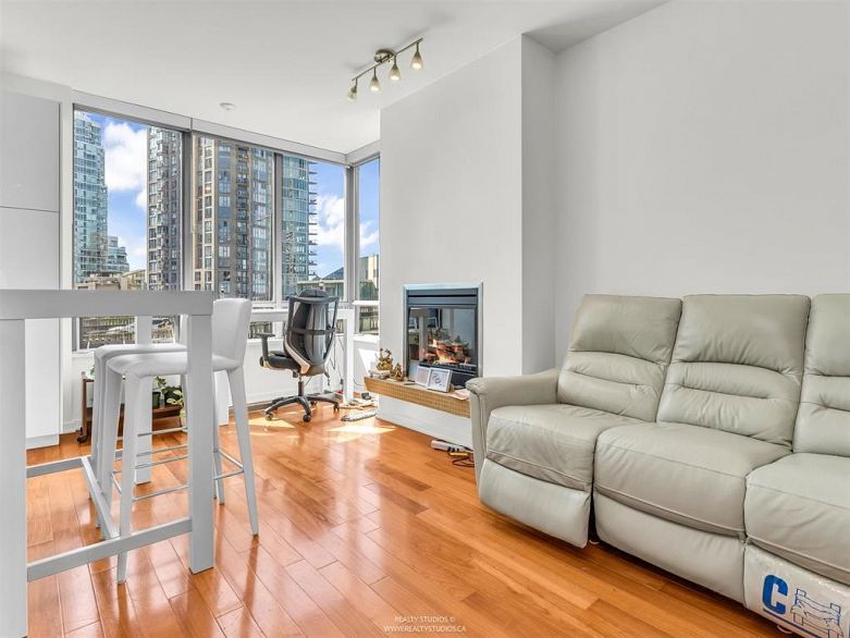 701 1005 Beach Avenue