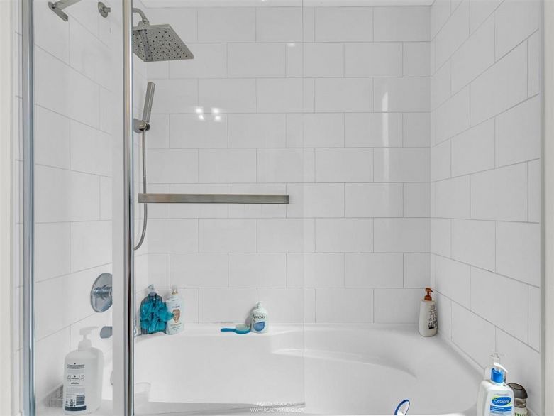 701 1005 Beach Avenue