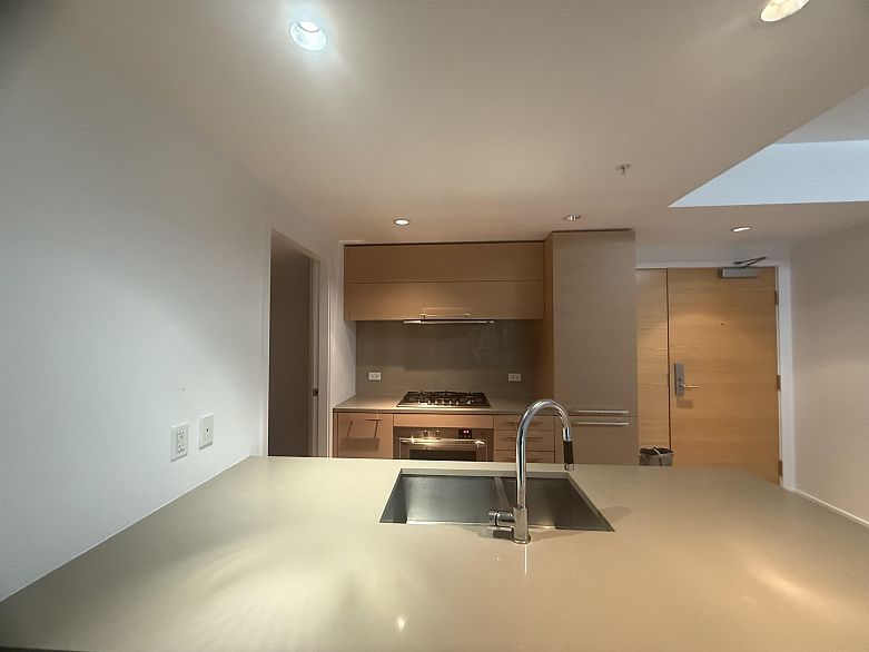 606 5782 Berton Avenue