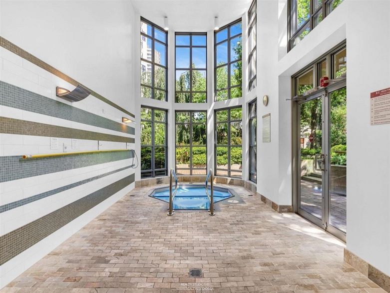 701 1005 Beach Avenue