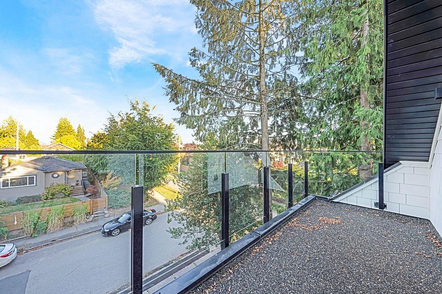 5325 Inverness Street