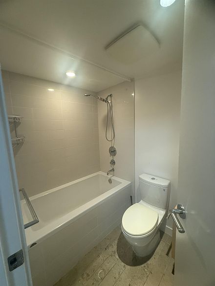 606 5782 Berton Avenue