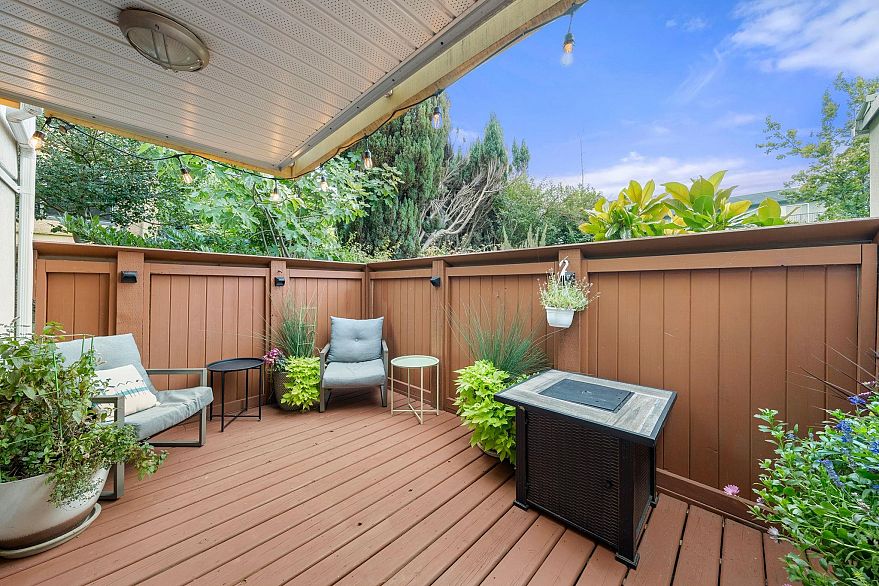 101 2215 Mcgill Street