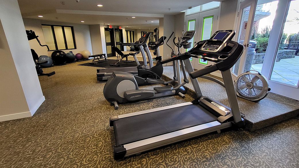 654 1483 E King Edward Avenue