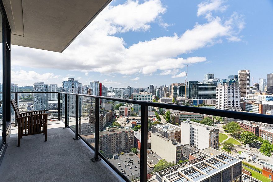 2705 108 W Cordova Street