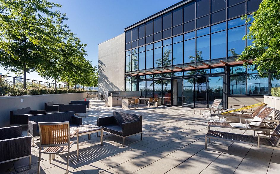 2705 108 W Cordova Street