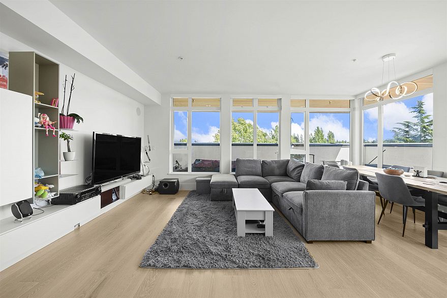 602 5085 Main Street