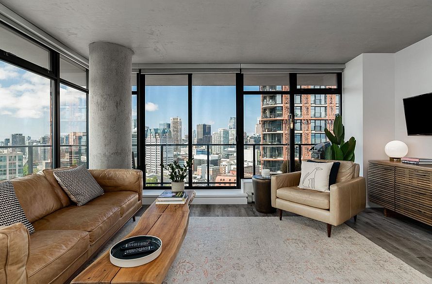 2705 108 W Cordova Street