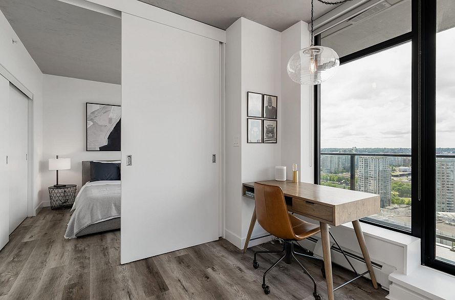 2705 108 W Cordova Street