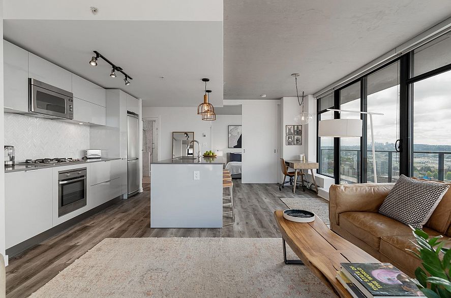 2705 108 W Cordova Street