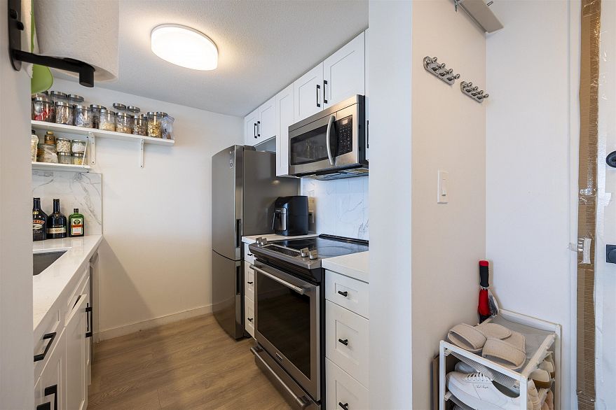 2508 438 Seymour Street