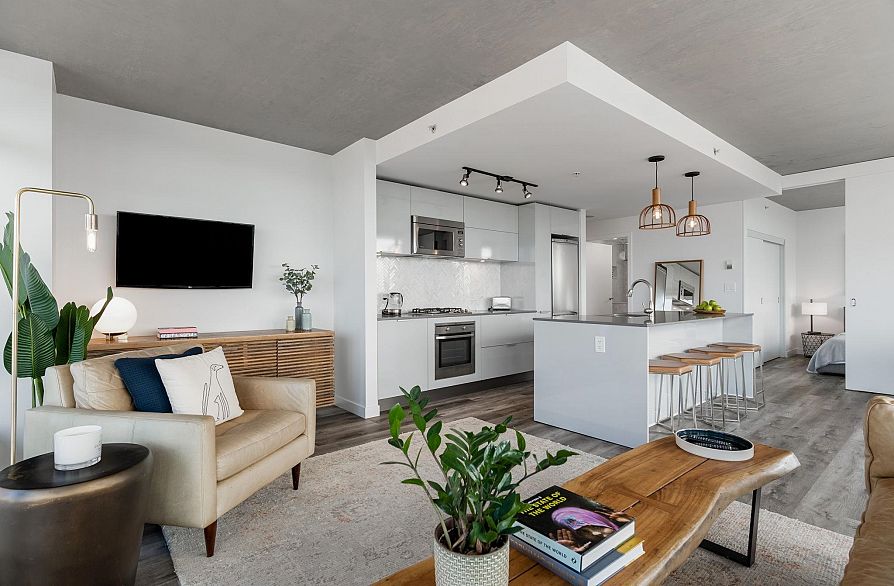 2705 108 W Cordova Street