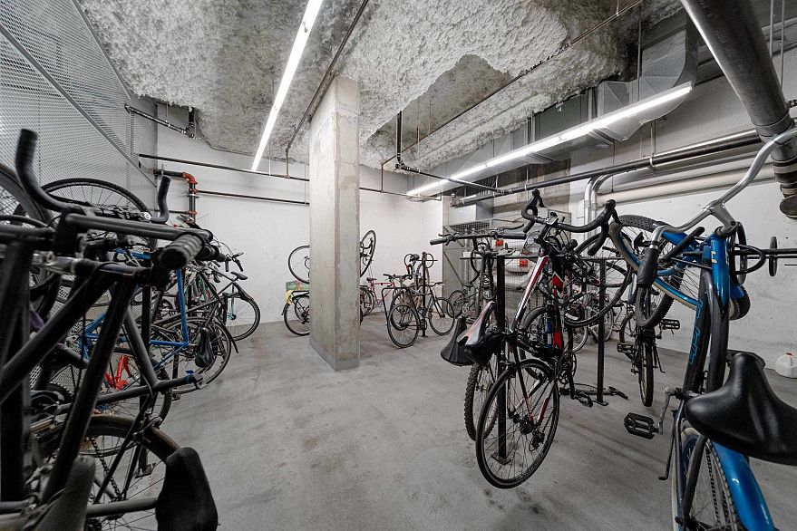 604 919 Station Street