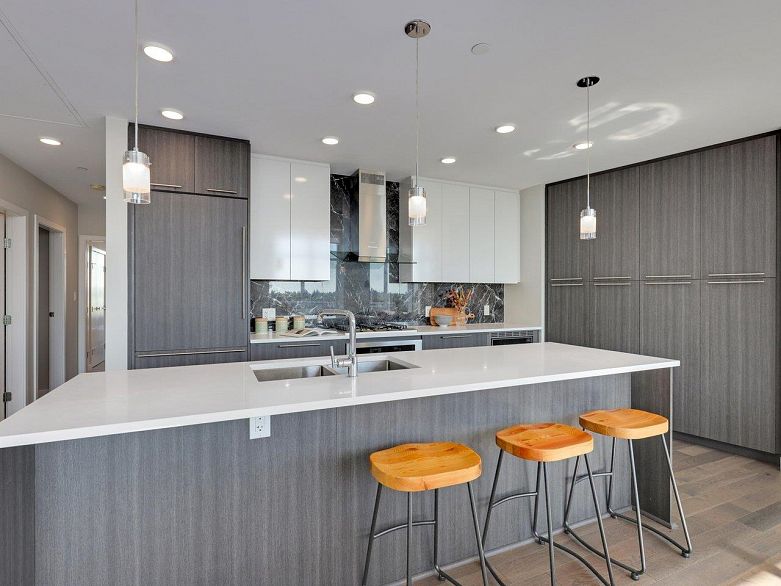 604 5033 Cambie Street