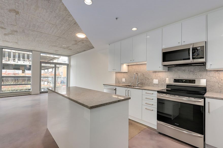 604 919 Station Street