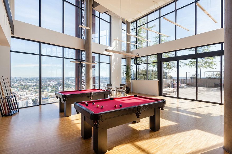 2705 108 W Cordova Street