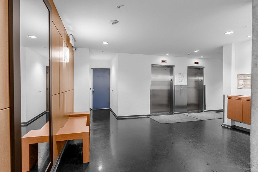 604 919 Station Street