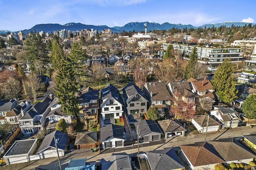 1 2138 W 48th Avenue