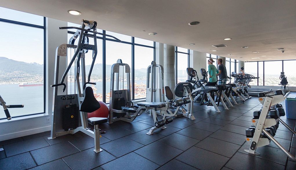 2705 108 W Cordova Street