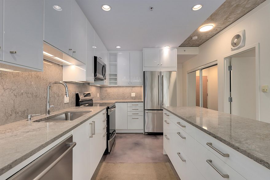 604 919 Station Street