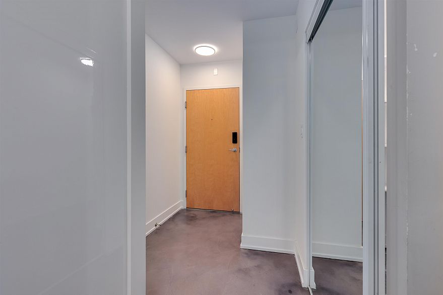 604 919 Station Street