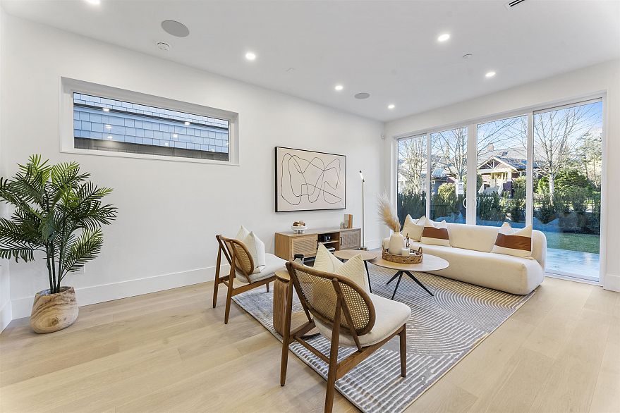 1 2138 W 48th Avenue