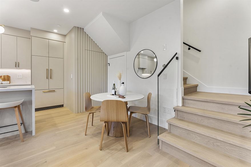 1 2138 W 48th Avenue