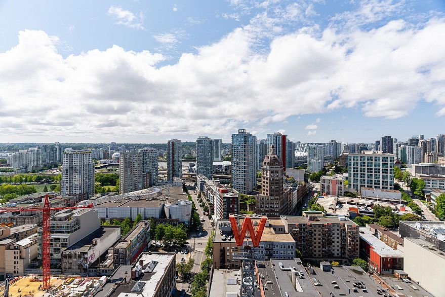 2705 108 W Cordova Street