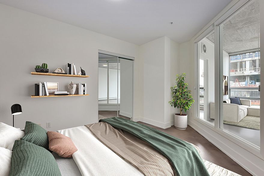 604 919 Station Street