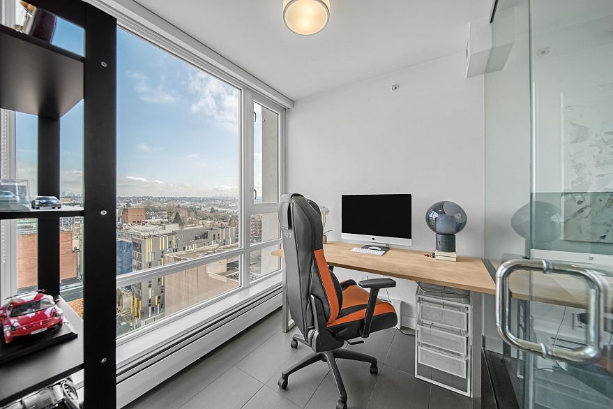 PH7 188 Keefer Street