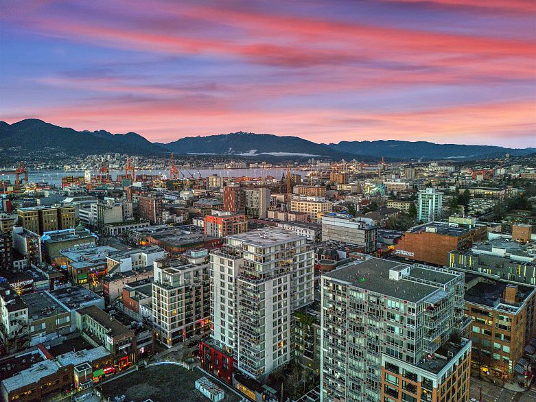 PH7 188 Keefer Street