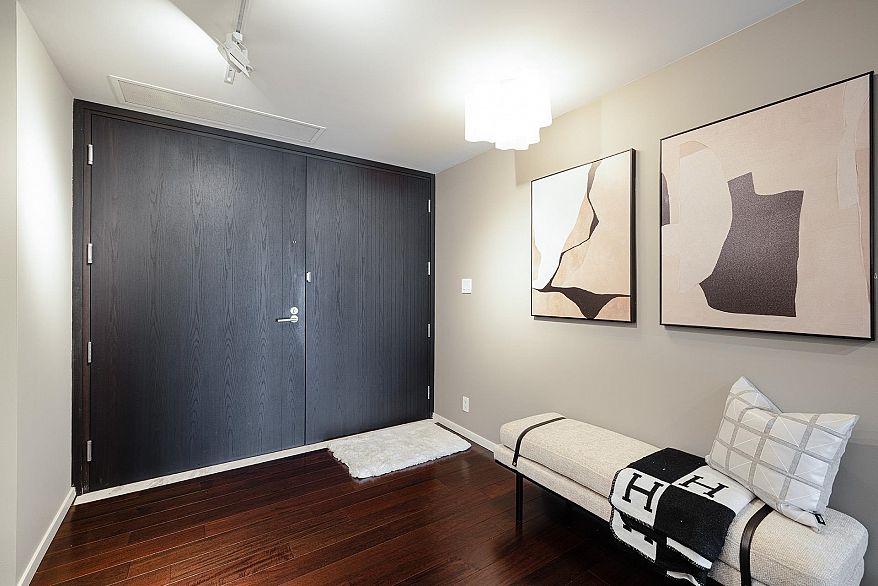 3307 1011 W Cordova Street