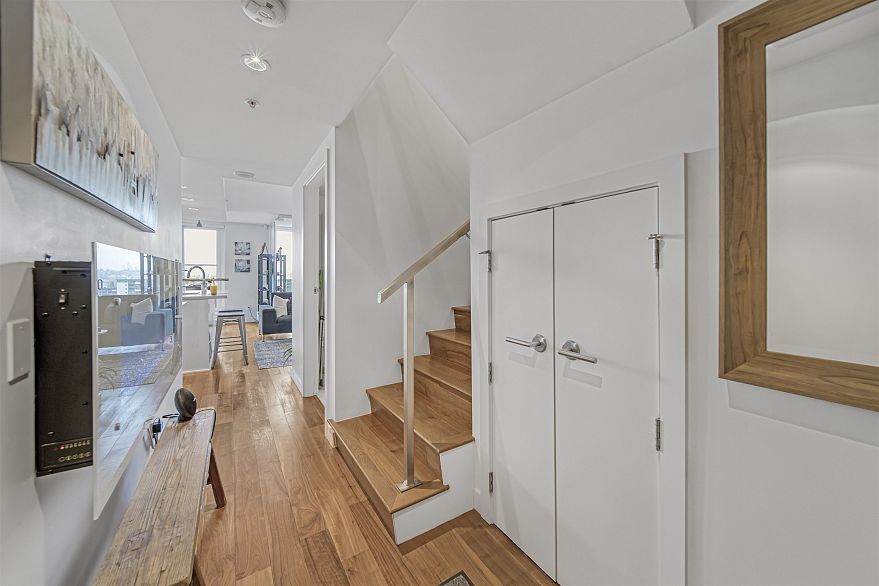 PH7 188 Keefer Street