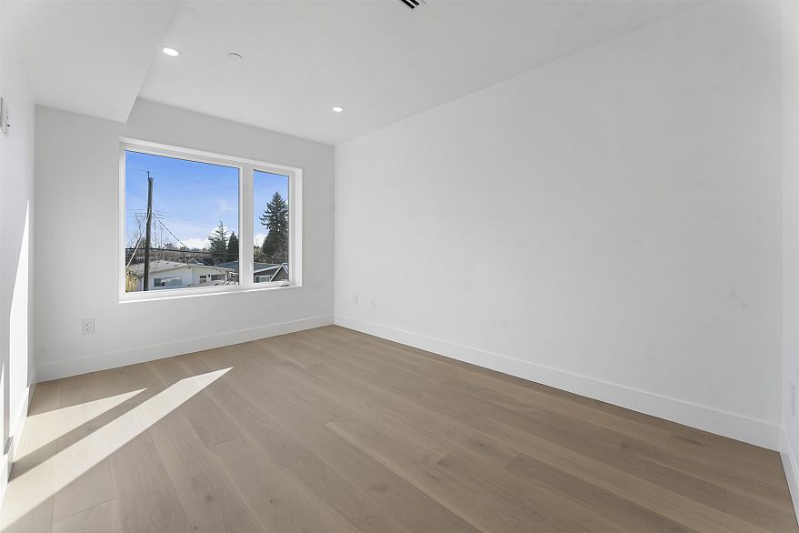 2 2138 W 48th Avenue