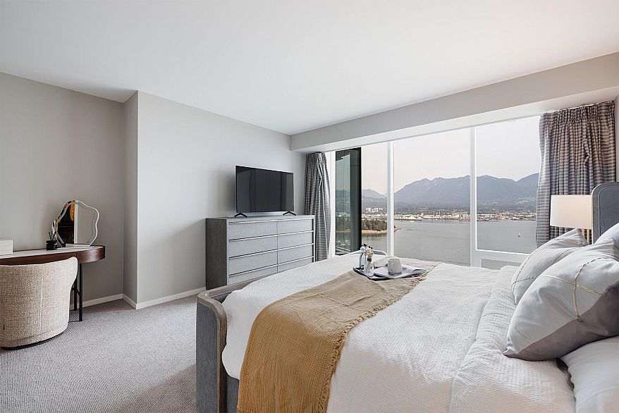 3307 1011 W Cordova Street