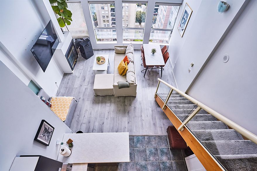 PH10 933 Seymour Street