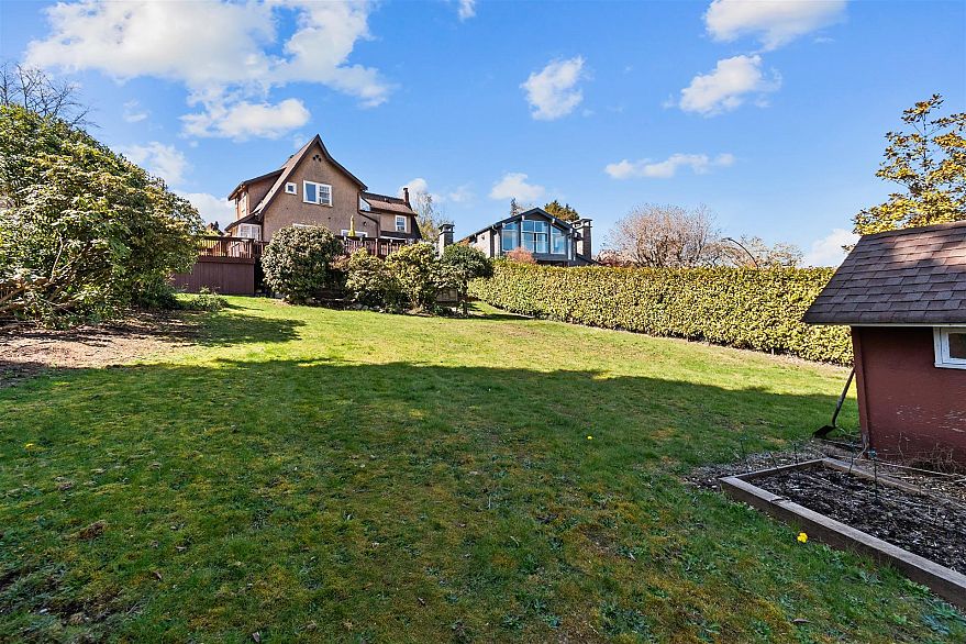 2516 Courtenay Street