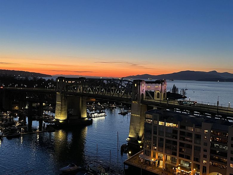 1402 1625 Hornby Street