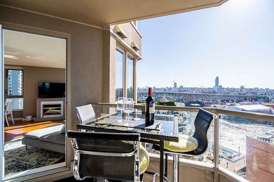 1402 1625 Hornby Street