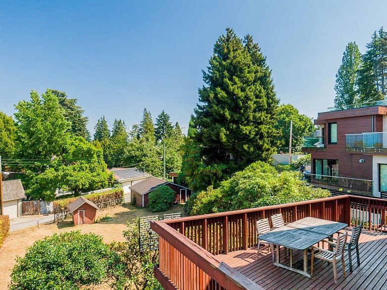 2516 Courtenay Street