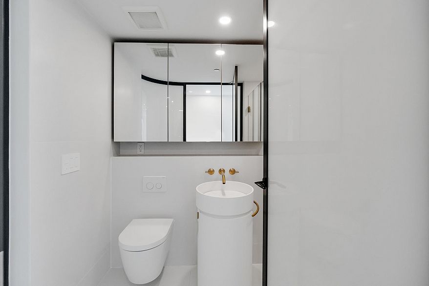 2008 1033 Nelson Street