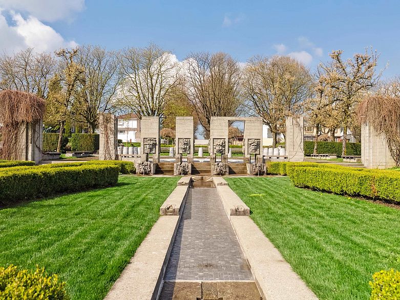 416 2891 E Hastings Street