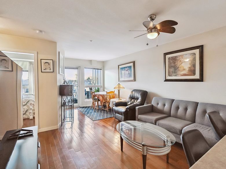 416 2891 E Hastings Street