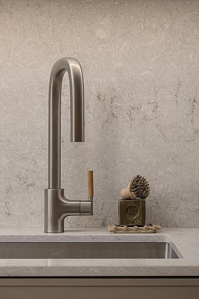 415 2250 Nanaimo Street