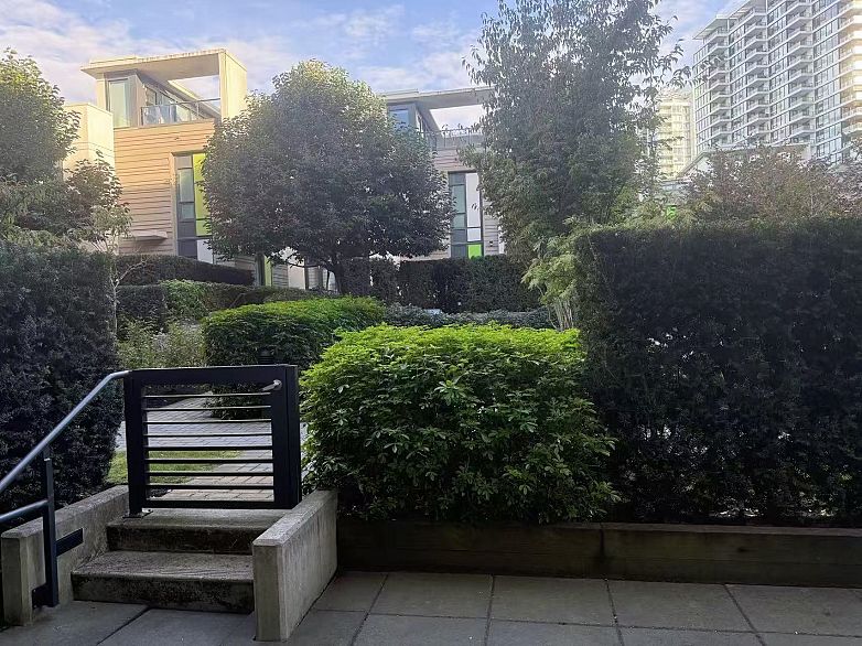 115 5687 Gray Avenue