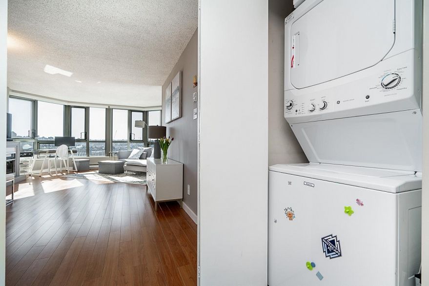 1402 1625 Hornby Street