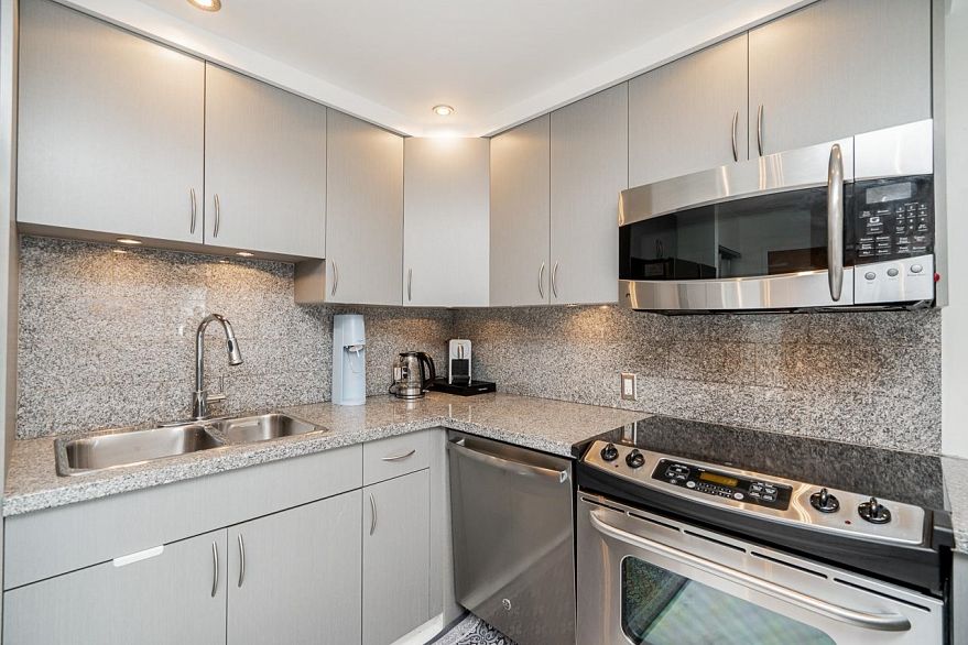 1402 1625 Hornby Street