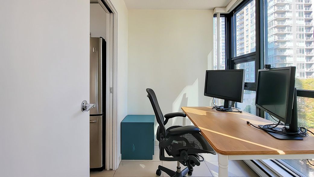 802 909 Mainland Street