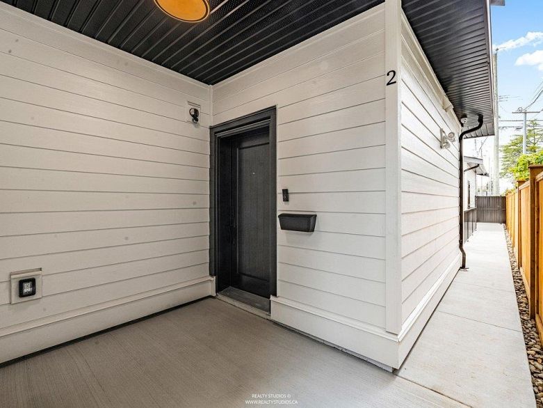 2 4257 Knight Street